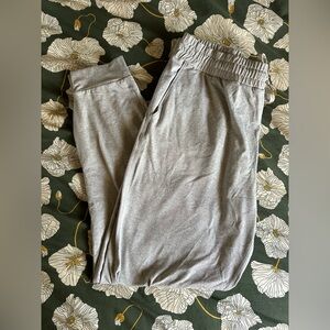 Vuori Performance Joggers Pale Grey Heather XL Long Tall EUC